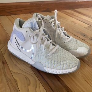 VGUC Nike KD Trey VIII Big Kids Basketball Shoes